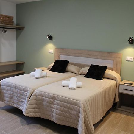 Pension Albergue O Pedregal Lourenza ภายนอก รูปภาพ