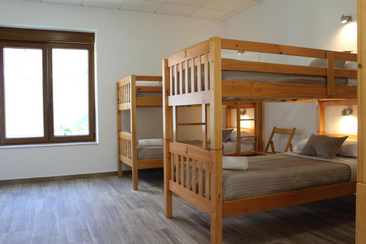 Pension Albergue O Pedregal Lourenza ภายนอก รูปภาพ