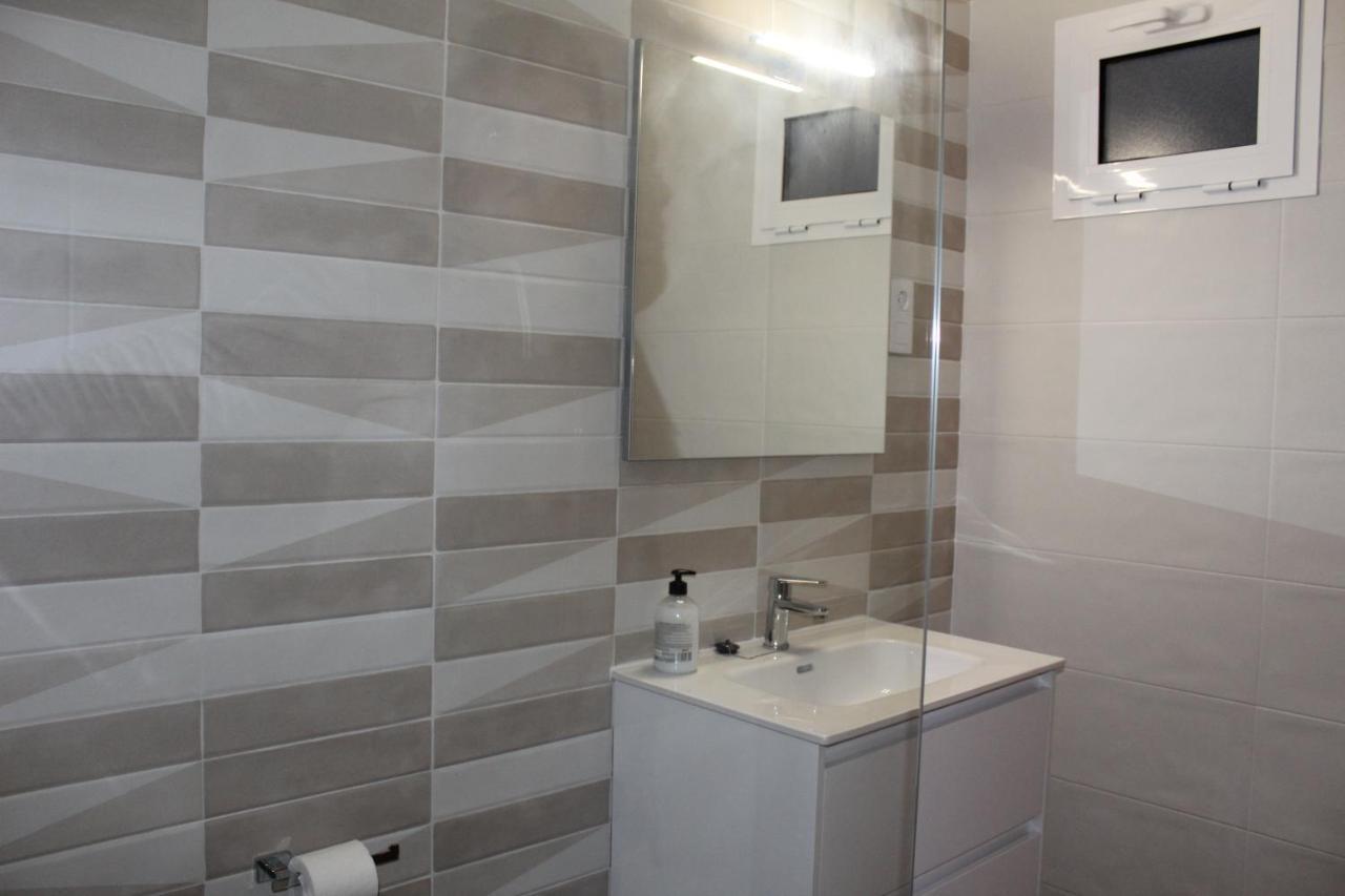 Pension Albergue O Pedregal Lourenza ภายนอก รูปภาพ