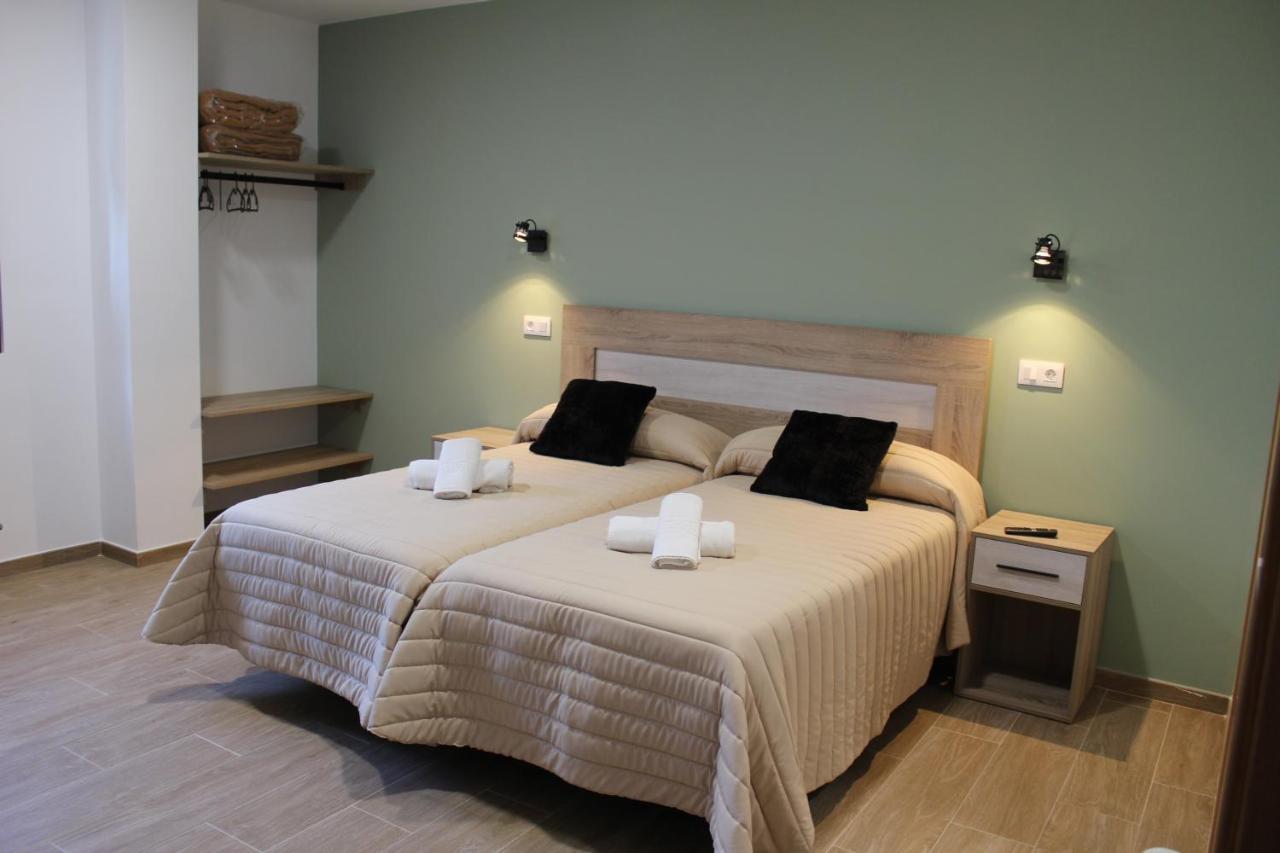 Pension Albergue O Pedregal Lourenza ภายนอก รูปภาพ