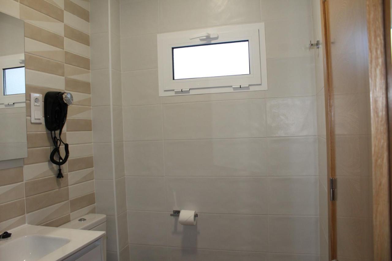 Pension Albergue O Pedregal Lourenza ภายนอก รูปภาพ