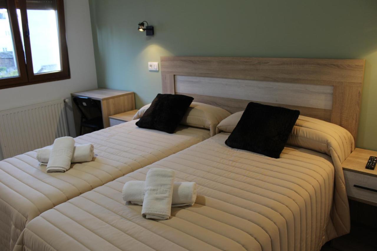 Pension Albergue O Pedregal Lourenza ภายนอก รูปภาพ
