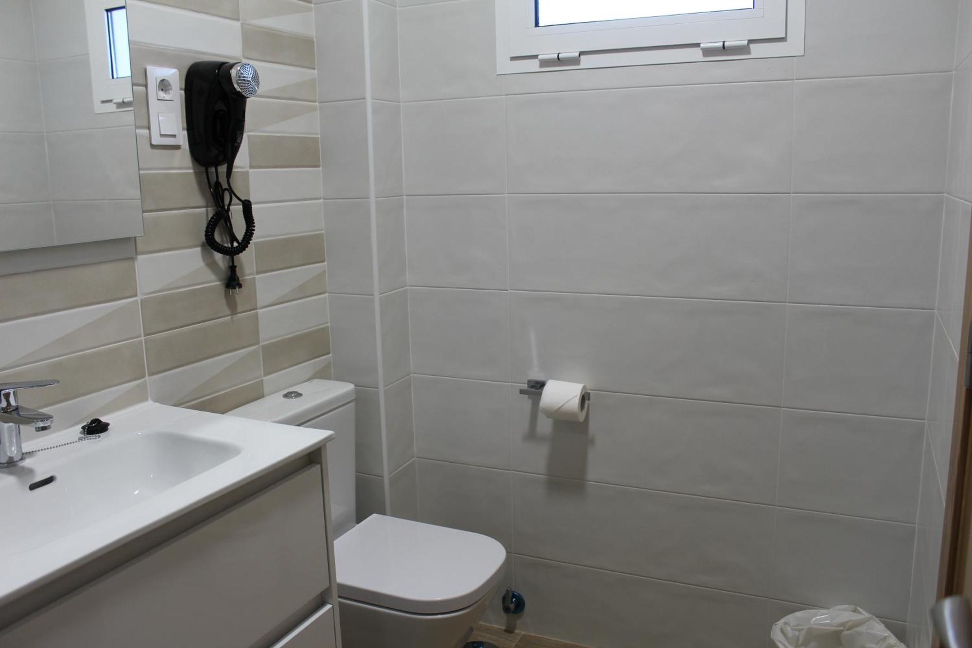 Pension Albergue O Pedregal Lourenza ภายนอก รูปภาพ