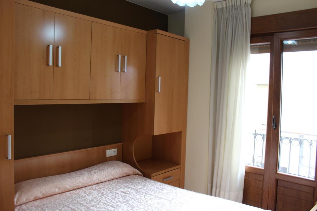 Pension Albergue O Pedregal Lourenza ภายนอก รูปภาพ