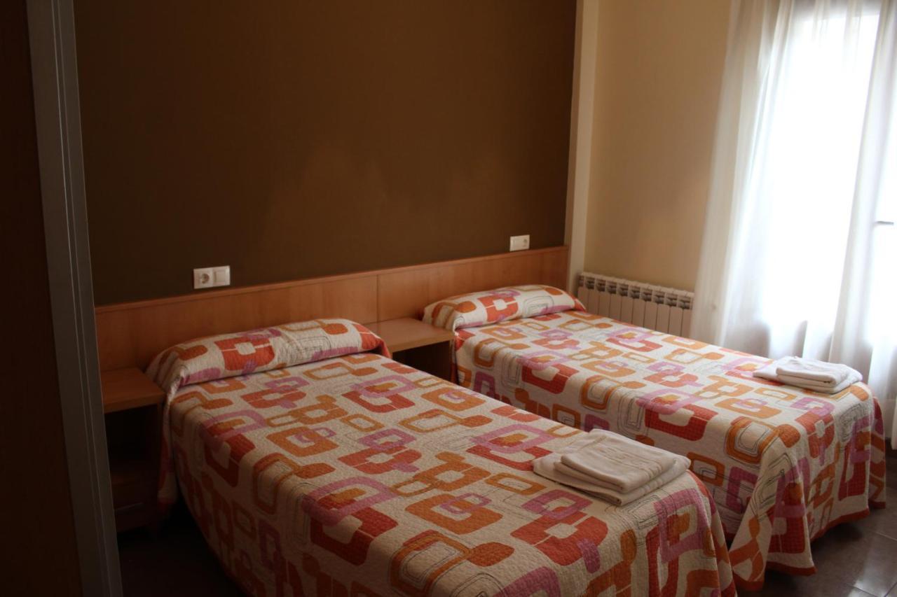 Pension Albergue O Pedregal Lourenza ภายนอก รูปภาพ