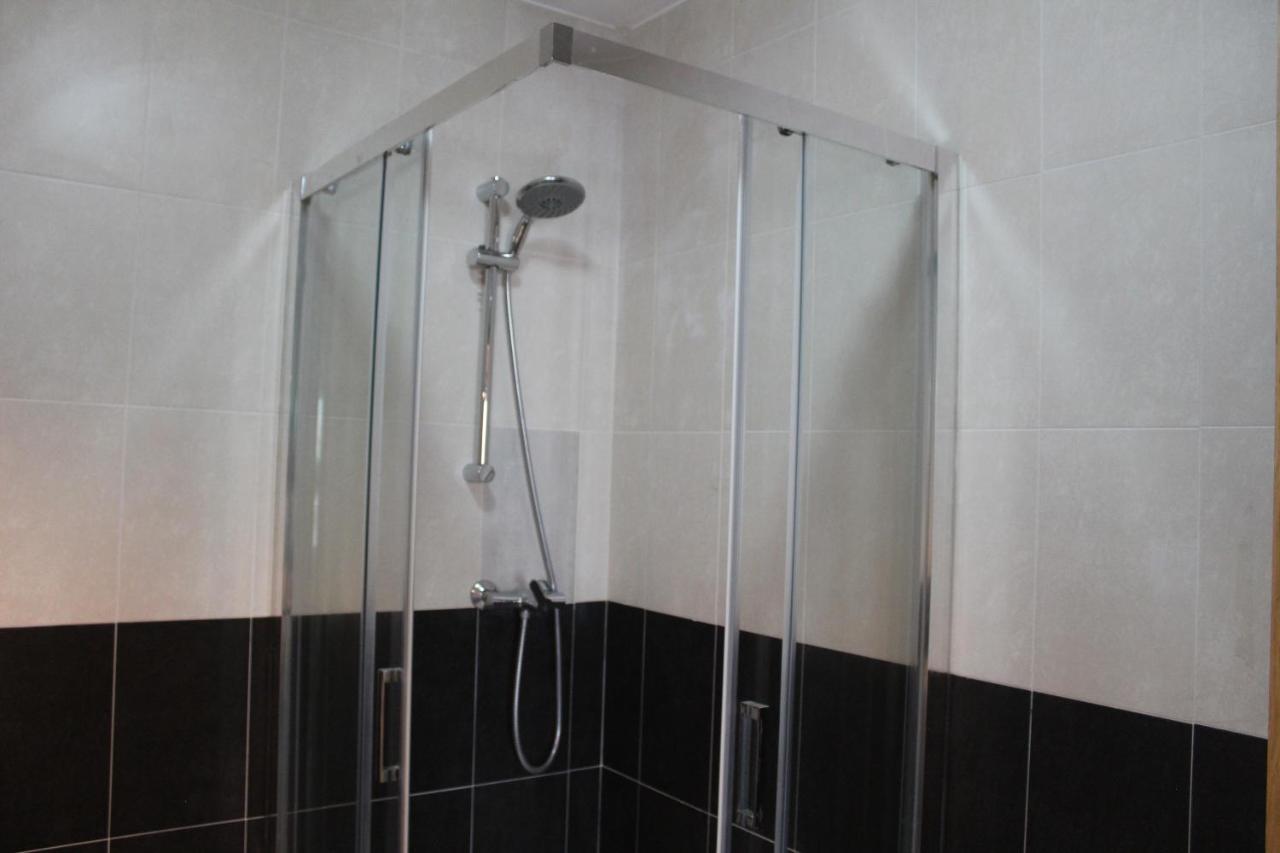 Pension Albergue O Pedregal Lourenza ภายนอก รูปภาพ