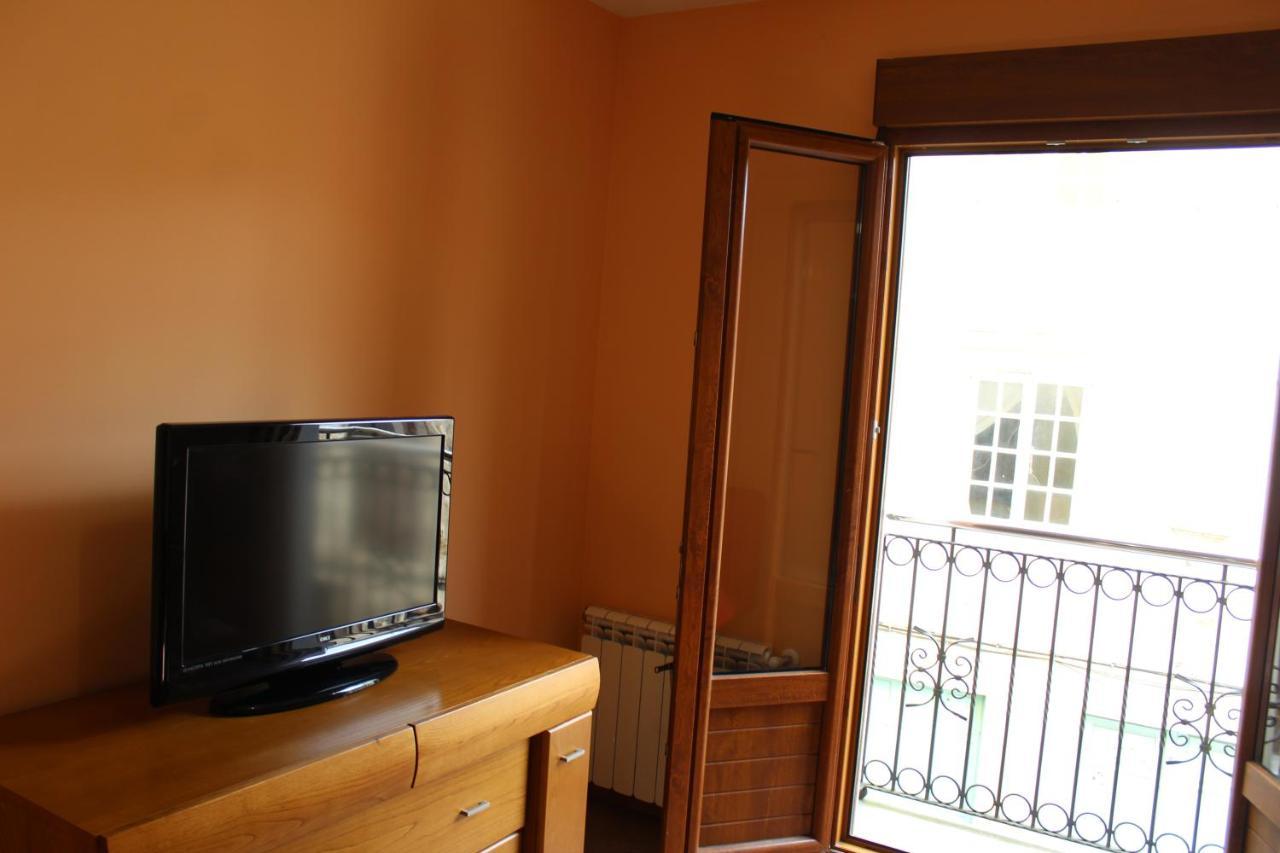 Pension Albergue O Pedregal Lourenza ภายนอก รูปภาพ